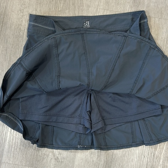 Title nine • swingtastic skort - Picture 3 of 9